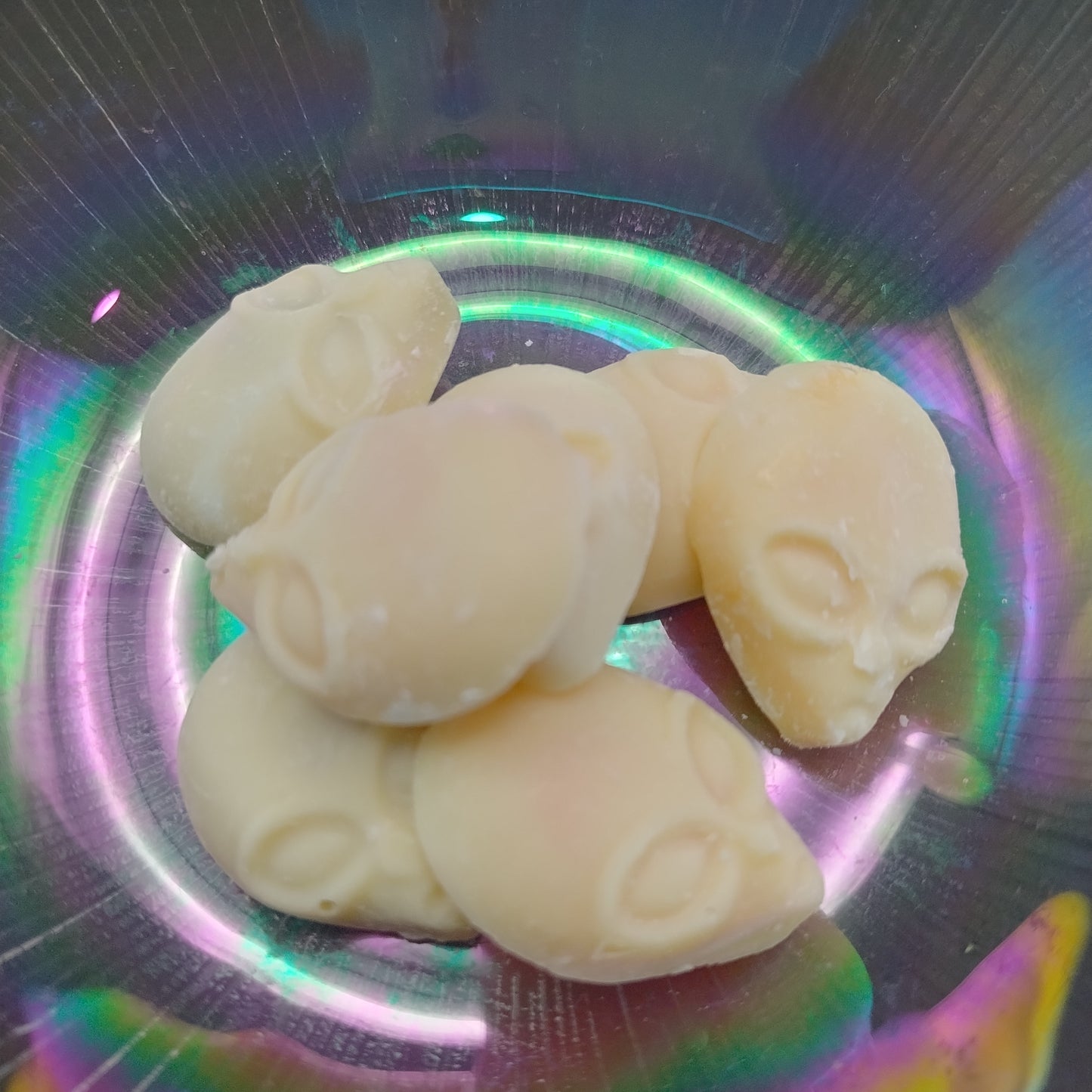 Alien Head White Chocolates – NZ Favourite Filled White Chocolate Lollies